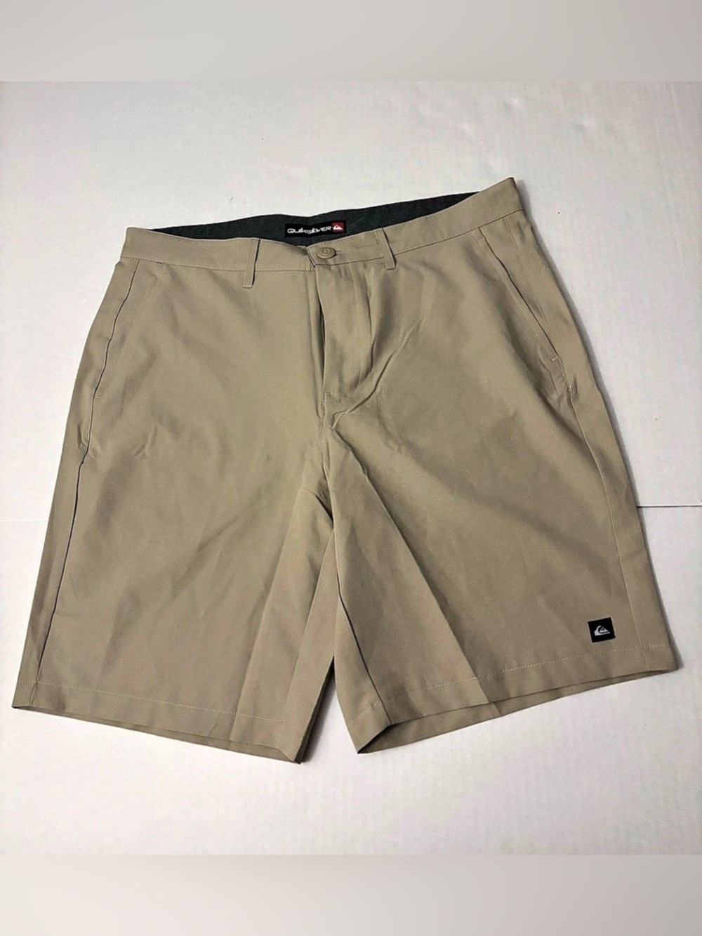 Quiksilver Flat Front Shorts in Brown Waist 34 Like New inseam 9”